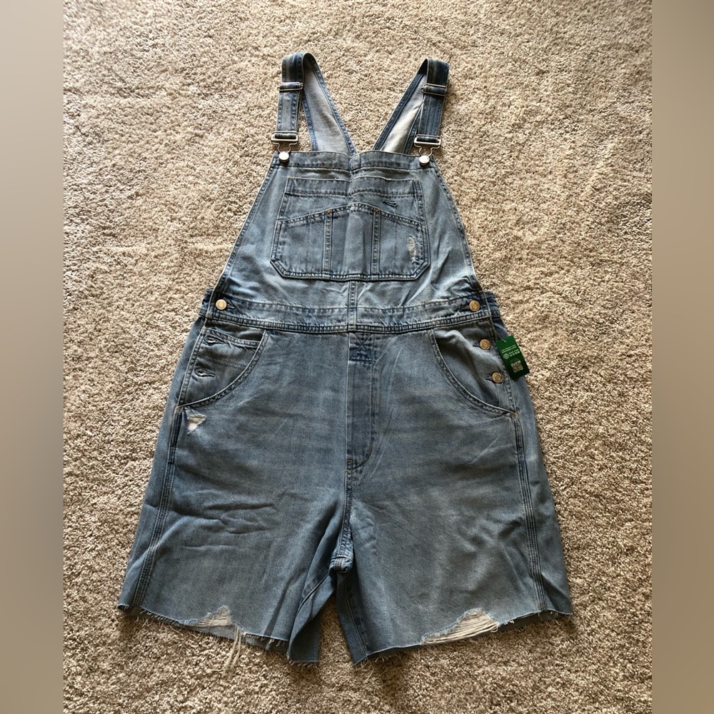 New gap women Denim Shortalls with Washwell , size medium tall